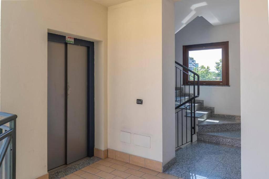 Appartement Elegante A 500 Mt Da M4 Con Wifi E Ac à Milan Extérieur photo